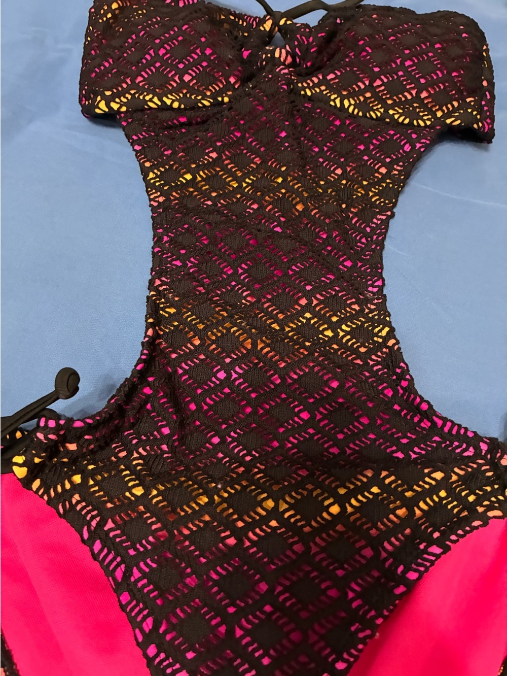 One piece swimsuit - Picture 3 of 12